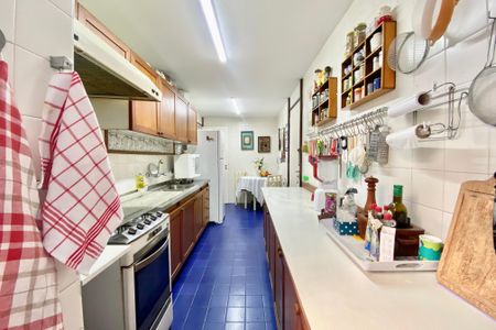 Apartamento à venda com 140m², 3 quartos e 2 vagas Apartamento à venda com 140m², 3 quartos e 2 vagasCozinha