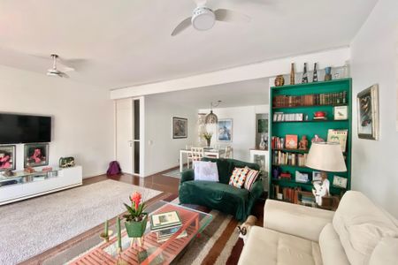 Apartamento à venda com 140m², 3 quartos e 2 vagas Apartamento à venda com 140m², 3 quartos e 2 vagasSala