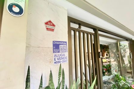 Apartamento à venda com 140m², 3 quartos e 2 vagas Apartamento à venda com 140m², 3 quartos e 2 vagasPlaca