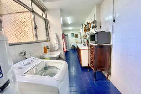 Apartamento à venda com 140m², 3 quartos e 2 vagas Apartamento à venda com 140m², 3 quartos e 2 vagasÁrea de Serviço