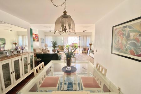 Apartamento à venda com 140m², 3 quartos e 2 vagas Apartamento à venda com 140m², 3 quartos e 2 vagasSala