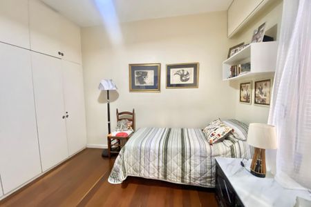 Apartamento à venda com 140m², 3 quartos e 2 vagas Apartamento à venda com 140m², 3 quartos e 2 vagasQuarto 1