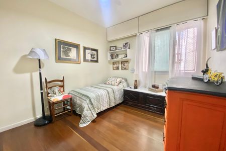 Apartamento à venda com 140m², 3 quartos e 2 vagas Apartamento à venda com 140m², 3 quartos e 2 vagasQuarto 1