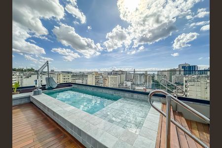 Studio para alugar com 27m², 1 quarto e sem vaga Studio para alugar com 27m², 1 quarto e sem vagaÁrea comum - Piscina