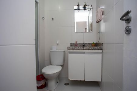 Apartamento à venda com 67m², 2 quartos e 1 vagaBanheiro Social