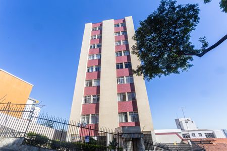 Apartamento para alugar com 59m², 2 quartos e 1 vaga Apartamento para alugar com 59m², 2 quartos e 1 vagaFachada