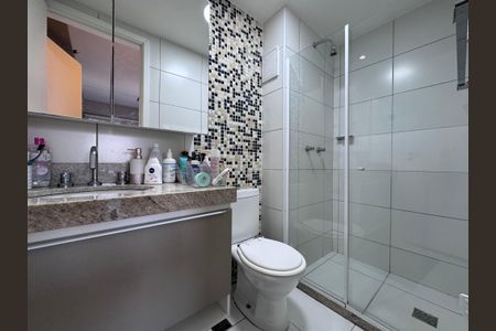 Apartamento à venda com 150m², 3 quartos e 2 vagas Apartamento à venda com 150m², 3 quartos e 2 vagasBanheiro da Suíte 3