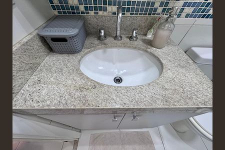 Apartamento à venda com 150m², 3 quartos e 2 vagas Apartamento à venda com 150m², 3 quartos e 2 vagasBanheiro Social