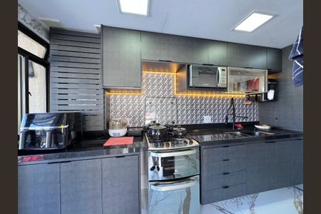 Apartamento à venda com 150m², 3 quartos e 2 vagas Apartamento à venda com 150m², 3 quartos e 2 vagasCozinha e Área de Serviço