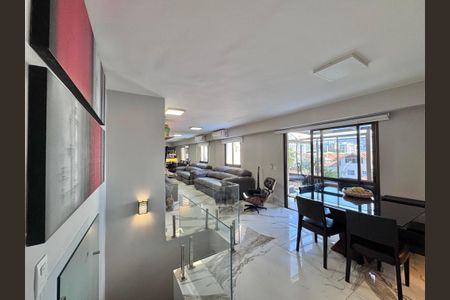 Apartamento à venda com 150m², 3 quartos e 2 vagas Apartamento à venda com 150m², 3 quartos e 2 vagasSala