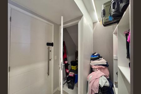 Apartamento à venda com 150m², 3 quartos e 2 vagas Apartamento à venda com 150m², 3 quartos e 2 vagasEscritório