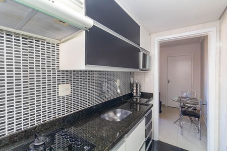 Apartamento à venda com 45m², 2 quartos e 1 vaga Apartamento à venda com 45m², 2 quartos e 1 vagaCozinha e Área de Serviço