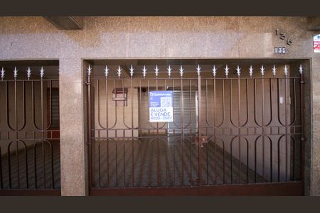 Casa à venda com 165m², 4 quartos e 2 vagasFachada