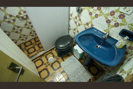 Casa à venda com 165m², 4 quartos e 2 vagasBanheiro 2