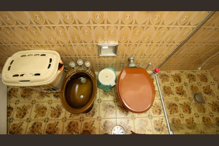 Casa à venda com 165m², 4 quartos e 2 vagasBanheiro 1