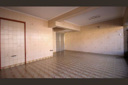 Casa à venda com 165m², 4 quartos e 2 vagasÁrea Externa