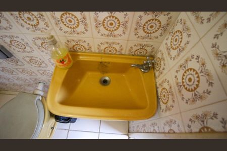 Casa à venda com 165m², 4 quartos e 2 vagasBanheiro 4