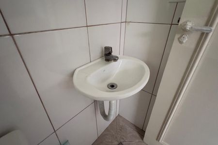 Banheiro de casa para alugar com 1 quarto, 56m² em Jardim Palmira, Guarulhos