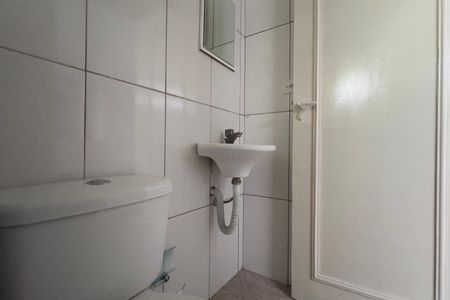 Banheiro de casa para alugar com 1 quarto, 56m² em Jardim Palmira, Guarulhos