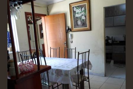 Casa à venda com 86m², 2 quartos e 2 vagasSala