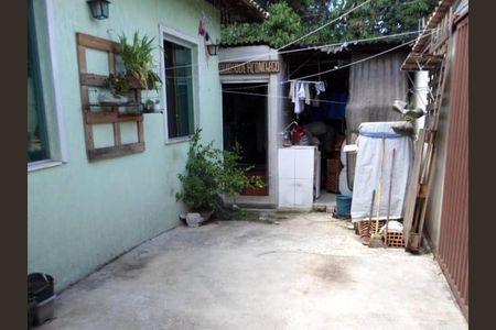 Casa à venda com 86m², 2 quartos e 2 vagasQuintal