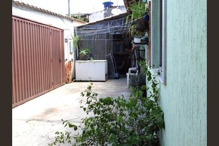 Casa à venda com 86m², 2 quartos e 2 vagasQuintal