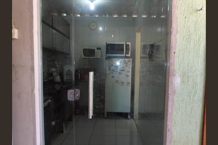 Casa à venda com 86m², 2 quartos e 2 vagasCozinha 