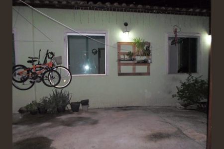 Casa à venda com 86m², 2 quartos e 2 vagasQuintal