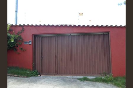 Casa à venda com 86m², 2 quartos e 2 vagasFachada