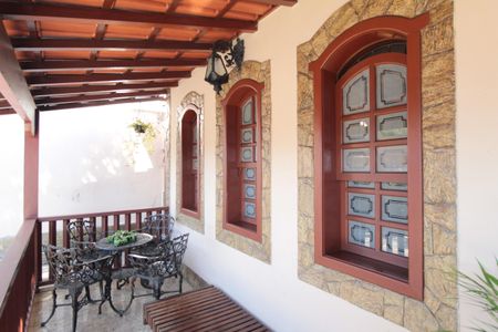 Casa à venda com 172m², 3 quartos e 4 vagasGaragem