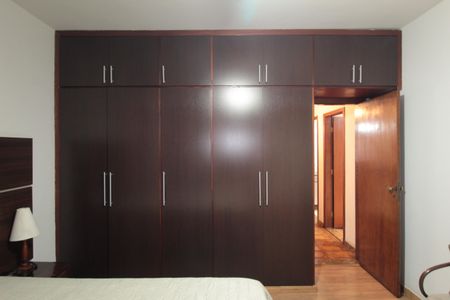 Casa à venda com 172m², 3 quartos e 4 vagasSuite