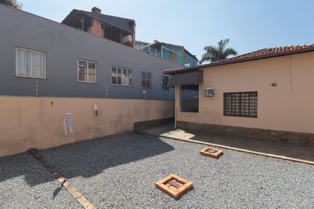 Casa à venda com 172m², 3 quartos e 4 vagasQuintal