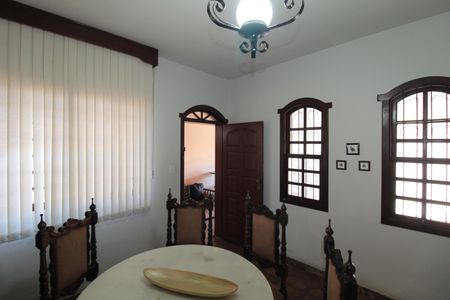 Casa à venda com 172m², 3 quartos e 4 vagasCopa