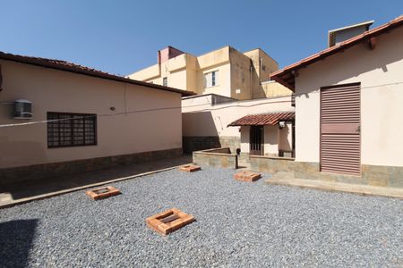 Casa à venda com 172m², 3 quartos e 4 vagasQuintal
