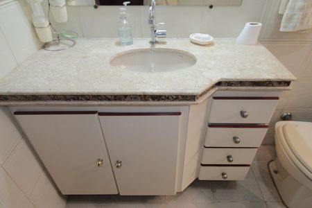 Casa à venda com 172m², 3 quartos e 4 vagasBanheiro da Suite