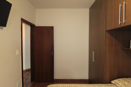 Casa à venda com 172m², 3 quartos e 4 vagasQuarto 2