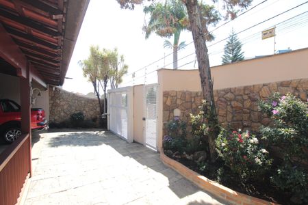 Casa à venda com 172m², 3 quartos e 4 vagasGaragem