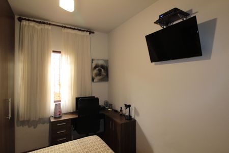 Casa à venda com 172m², 3 quartos e 4 vagasQuarto 2