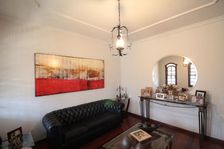 Casa à venda com 172m², 3 quartos e 4 vagasSala