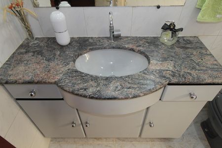 Casa à venda com 172m², 3 quartos e 4 vagasBanheiro Social