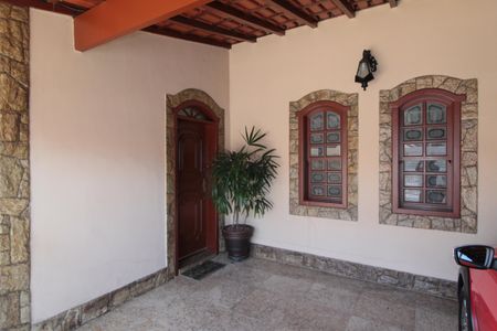 Casa à venda com 172m², 3 quartos e 4 vagasGaragem