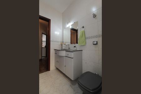 Casa à venda com 172m², 3 quartos e 4 vagasBanheiro Social