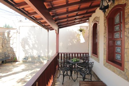 Casa à venda com 172m², 3 quartos e 4 vagasGaragem