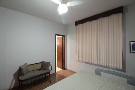 Casa à venda com 172m², 3 quartos e 4 vagasSuite