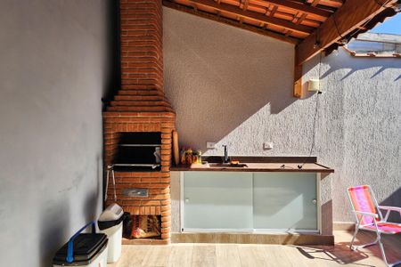 Casa à venda com 192m², 3 quartos e 2 vagas Casa à venda com 192m², 3 quartos e 2 vagasQuintal