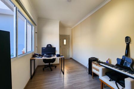 Casa à venda com 192m², 3 quartos e 2 vagas Casa à venda com 192m², 3 quartos e 2 vagasQuarto 3