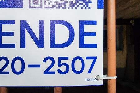 Casa à venda com 192m², 3 quartos e 2 vagas Casa à venda com 192m², 3 quartos e 2 vagasPlaca