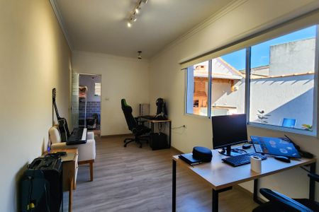 Casa à venda com 192m², 3 quartos e 2 vagas Casa à venda com 192m², 3 quartos e 2 vagasQuarto 3