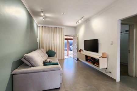 Casa à venda com 192m², 3 quartos e 2 vagas Casa à venda com 192m², 3 quartos e 2 vagasSala