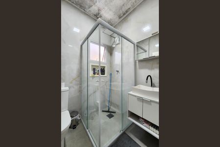 Casa à venda com 192m², 3 quartos e 2 vagas Casa à venda com 192m², 3 quartos e 2 vagasBanheiro